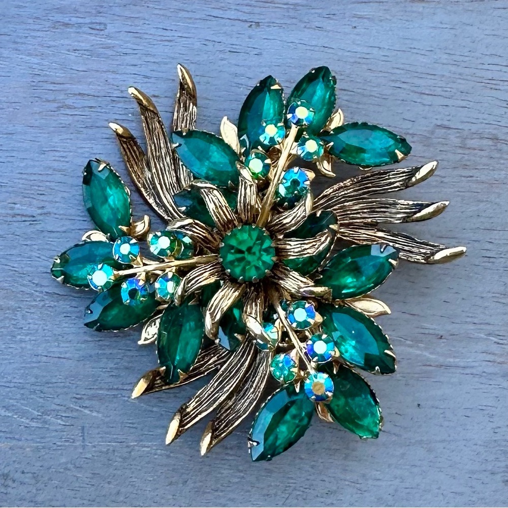 Vintage Gold & Green Floral Brooch - Picture 2 of 11
